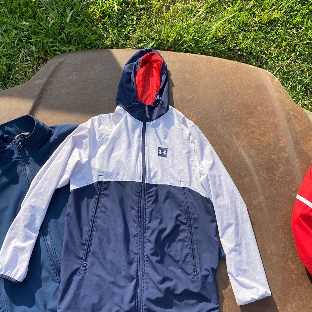 Under armor wind breaker